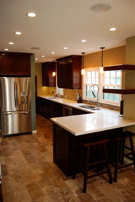 After transforming more than 30,000 kitchens with quality cabinets, cliqstudios has seen many kitchen peninsula designs. Open Kitchen With Eat-In Peninsula | HGTV