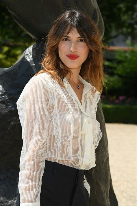 Pin By Emily Spackman On Hair Jeanne Damas French Haircut Parisian Chic Jeanne Damas Style