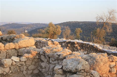 The Archaelogical Treasures Of Khirbet Qeiyafa Holyland Tours With E
