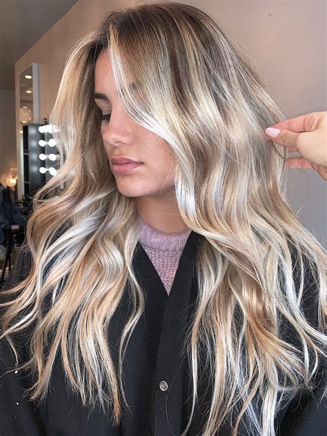 Full Balayage Blonde Hair With Highlights Balayage Hair Blonde Blonde Hair Inspiration