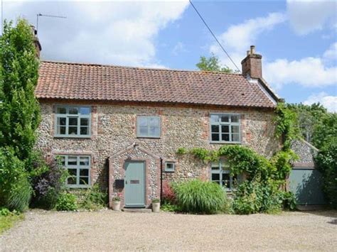 Chapel Cottage Ref W43588 In Thornage Nr Holt Pet Friendly
