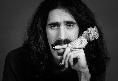 Frank Zappa Una Breve Guida Per Conoscerlo Metropolitan Magazine