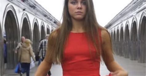 Video Woman Lifts Up Her Skirt Claims It’s For A Good Cause
