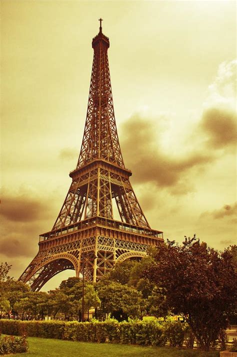 paʁi (listen)) is the capital and most populous city of france, with an estimated population of 2,175,601 residents as of 2018. Paris et sa Tour Eiffel | Paris et son patrimoine