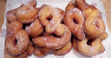 Le zeppole di san giuseppe sono un tipico dolce napoletano, generalmente preparato intorno al giorno sostituire il burro con l'olio non significa togliere gusto al dolce al contrario diventa talmente. Ricetta Zeppole napoletane senza patate di Ricette ...