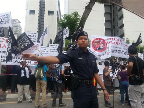 However, he quit the board in june 2018 after the pakatan harapan government took over. got demo near tabung haji
