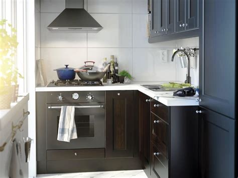 If you're looking for ideas to redo your kitchen with a fresh new design, take a this is the first thing any small kitchen makeovers expert will tell you: 42 Perfect Small Kitchen Remodel On A Budget - Viral ...