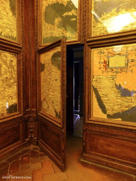 Télécharger des livres par patrick rambaud date de sortie: Palazzo Vecchio - Secret passage in the hall of the map | Puertas secretas, Habitaciones ...