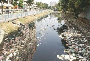 Menimbulkan berbagai gangguan penyakit pernapasan. Pencemaran sungai harus ditangani segera | Astro Awani