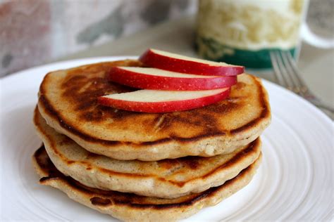 Being Suzy Homemaker Apple Cinnamon Pancakes