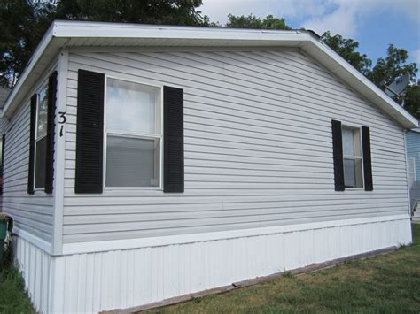 With point2, you can easily browse through michigan single family homes for sale, townhouses, condos and commercial properties, and quickly get a general perspective on the real estate prices. Mobile Home for Sale in Milan, MI | Parkbridge Homes