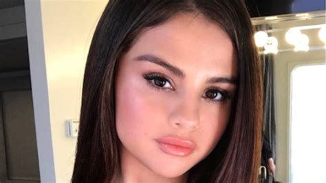 In selena's own words, it's not about this is makeup made to feel good in, without hiding what makes you unique. The Best No-Makeup Makeup Tips From Selena Gomez's MUA