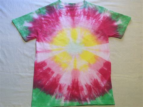 Check spelling or type a new query. Yellow, Pink, Light Green. Sunburst Pattern. size S - One ...