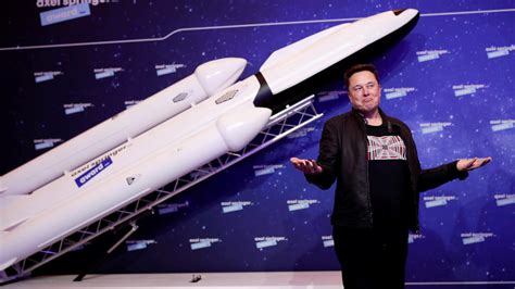 Elon Musks Spacex Wants Pentagon To Foot Bill For Starlink Satellite