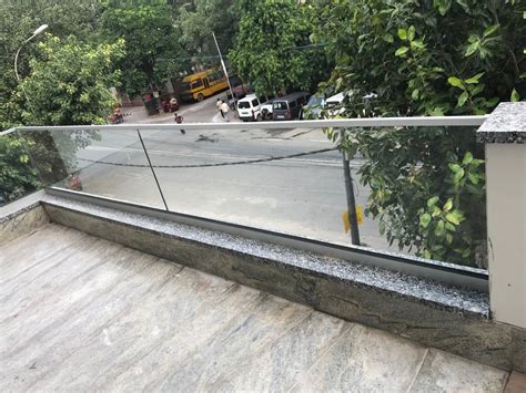 Modular Aluminum Toughened Glass Balcony Railing At Rs 1150feet