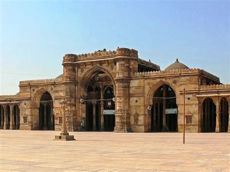 Top 10 Places To Visit in Ahmedabad | Tourist Places in Ahmedabad - Car