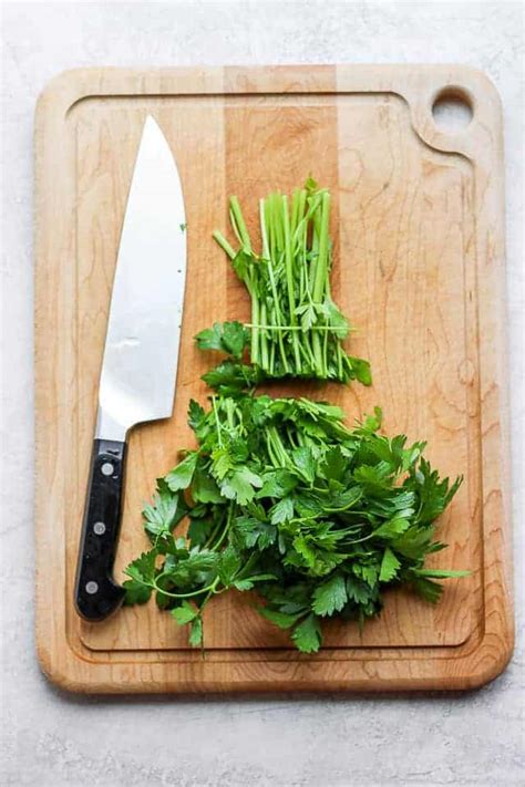 How To Chop Parsley Step By Step Tutorial Feelgoodfoodie