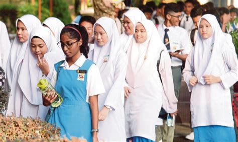 Sbp merupakan diantara sekolah terbaik di malaysia selain mrsm. UEC: Tidak Adil Kepada Pelajar Aliran Menengah Kebangsaan