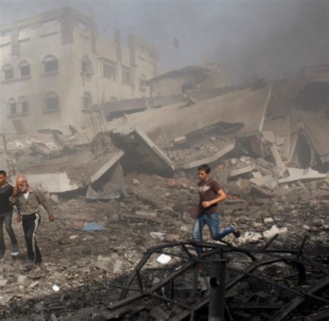 Westjordanland und im gazastreifen, im westjordanland und im gazastreifen. Nahost: Erneut Dutzende israelische Luftangriffe auf ...