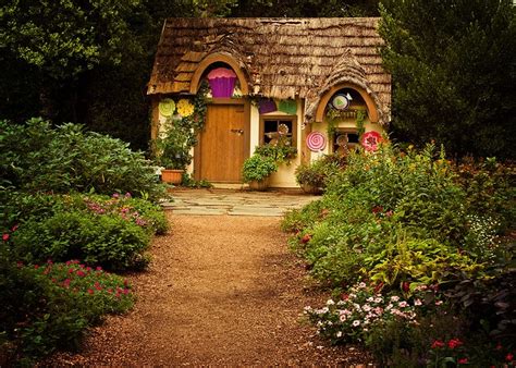 Hansel And Gretel Fairytale House Fairytale Houses Fairytale Cottage