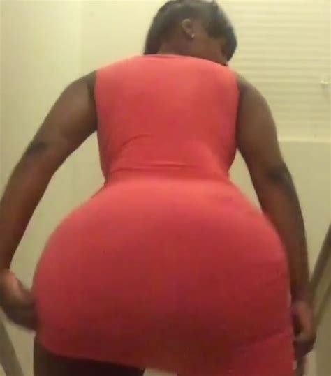 Mzansi Big Booty Hoe Twerking Her Big Tight Butt MZANSIPORNS CO ZA