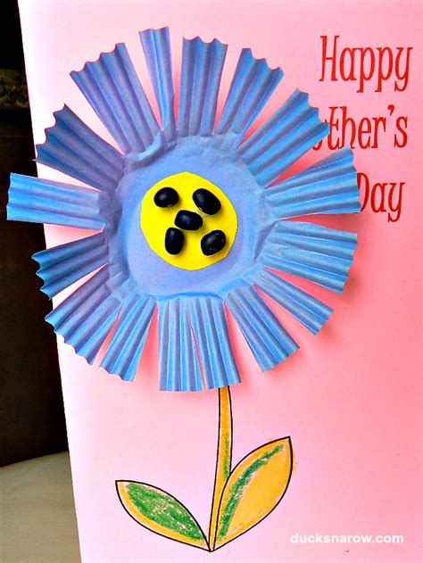 But all of these crafts and poems could easily become a mothers day card too. DIY Mother's Day Card For Preschoolers - Ducks 'n a Row