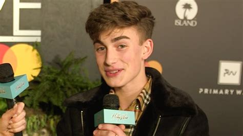 Johnny Orlando Talks Meeting Shawn Mendes Hollywire Youtube