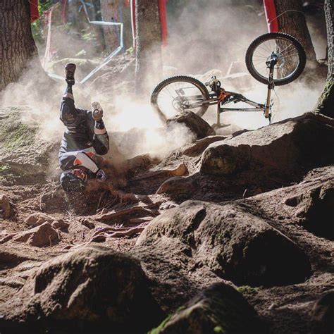 Throwback Thursday Val Sole Uci Downhill World Cup 2011 Crash