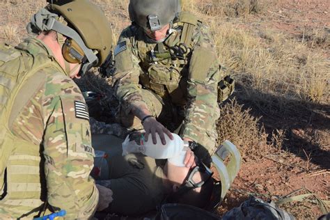Special Operations Combat Medics Conduct Medevac Training At Fort