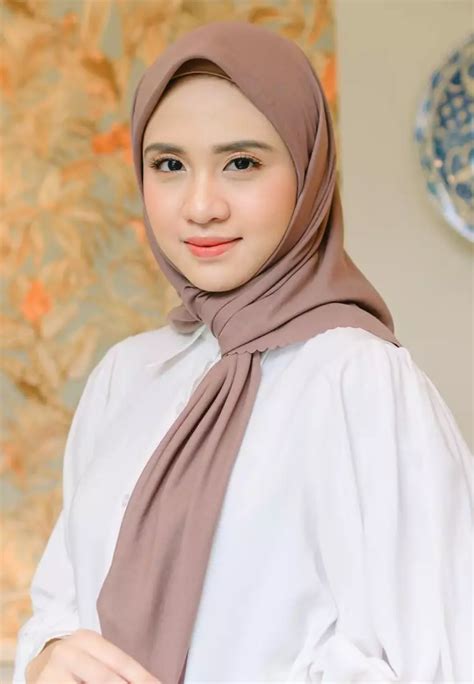 Jual Lozy Hijab Haraa Voal Brown Sugar Original 2023 ZALORA Indonesia