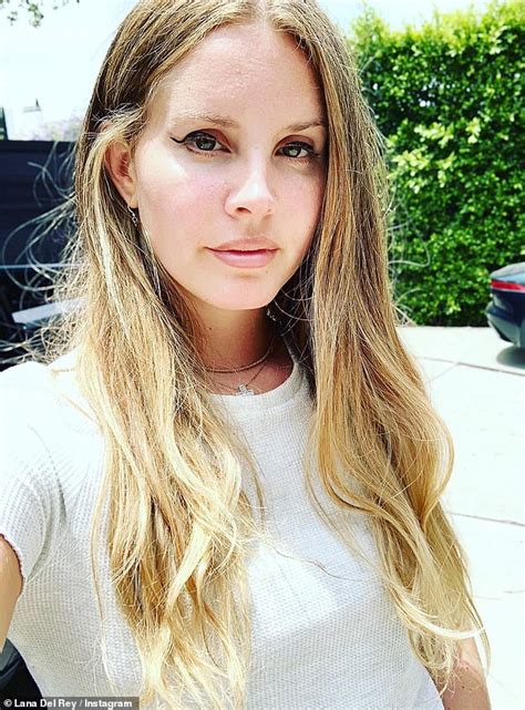 Lana Del Rey Posts A Gorgeous Selfie Before She Joins Friends For