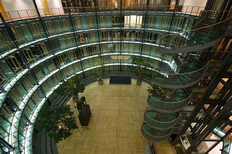 Nous vous recommandons de regarder les instructions en vidéo. Eugen-Gutmann-Haus (Dresdner Bank) - Berlin