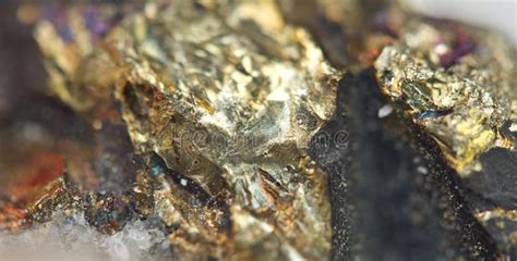 Chalcopyrite Het Sulfide Minerale Macro Van Het Koperijzer Stock Foto