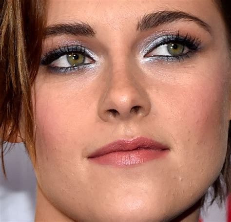 10 Celebrities With The Worst Eyebrows