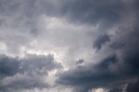 Dramatic Gray Clouds In The Sky Beautiful Gray And White Cloudy Sky