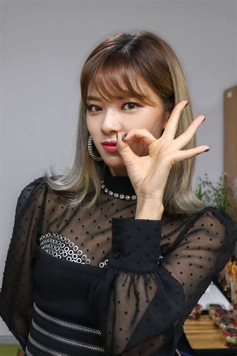 45 gaya rambut untuk wajah bulat dan pipi tembem pria dan via gayarambut.co.id. 「TWICE」おしゃれまとめの人気アイデア｜Pinterest｜hwy22【2020】 | ジョンヨン