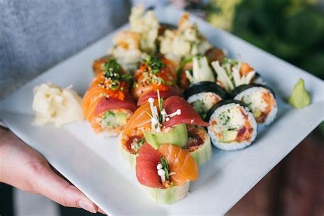 Saint Sushi Un Des Meilleurs Sushis De Montréal — Tastet