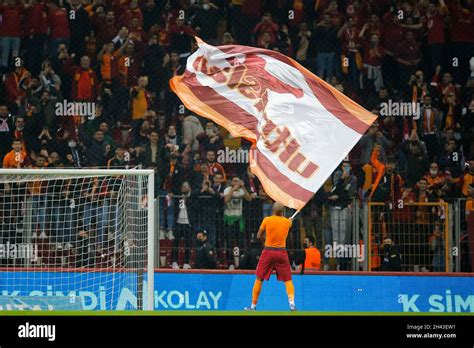 Galatasaray Flag Hi Res Stock Photography And Images Alamy