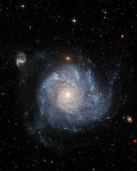 Pinwheel Shaped Spiral Galaxy Hubble Telescope 8x10 Silver Halide Photo
