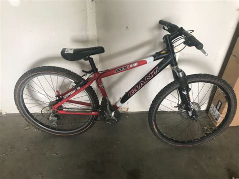 Blackred Giant Atx840 Mountain Bike Able Auctions