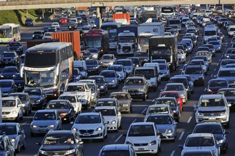 Completá el formulario y descargalo o llevalo en tu celular. Aluvión turístico y caos de tránsito en CABA por el fin de ...