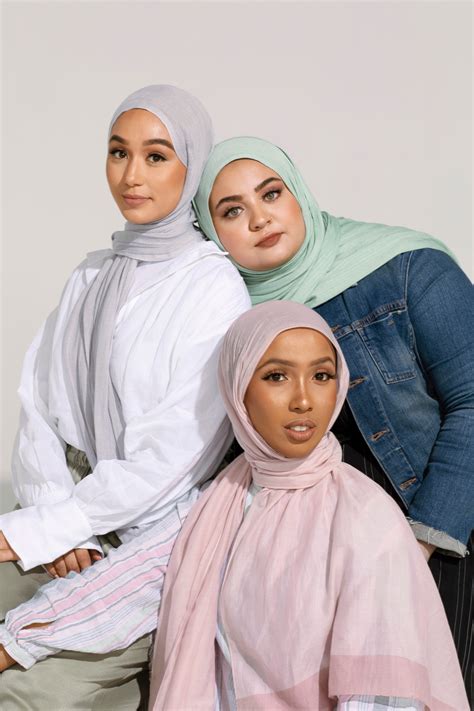 Henna And Hijabs—a New Eco Friendly Hijab Line—hopes To Make Shopping Modestly Easier Vogue