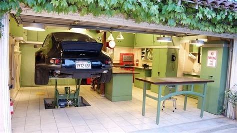 Ten Essential Tools For A Well Equipped Garage