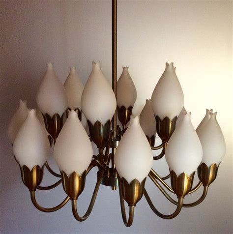 Bright, cheery and timeless, white remains the kitchen color of choice. Pin on OS - Lighting