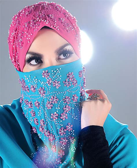 Estetika Timur Tengah Wujudkan Fashion Statement Pada Kombinasi Rona Kontra Fashion Hijab