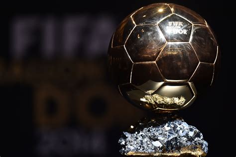 Here are details about the ballon d'or award, which was first awarded in 1956. Qui va remporter le Ballon d'Or 2015 ? - Ballon d'Or ...