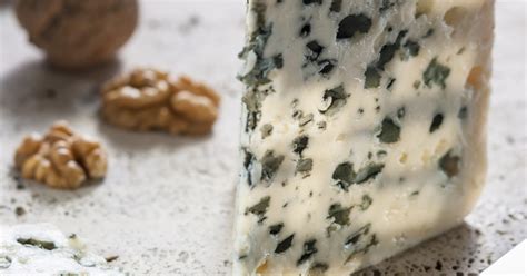 Blue Cheese Name That Cheese 35 Types To Try Mens Journal
