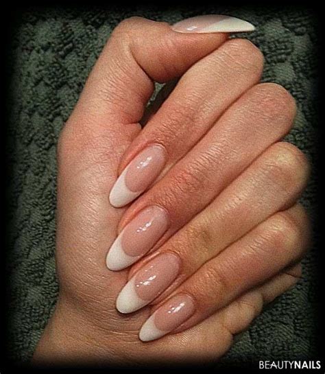 Dann könnten sie die modetrends dieser saison befolgen. Gelnägel Nageldesign Ideen