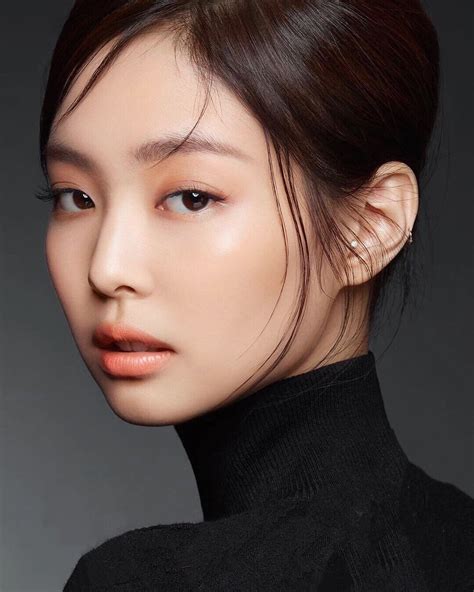 Pin By 欣玉欣 On BlΛƆkpiИk Jennie Jennie Face Close Up Jennie Kim Close