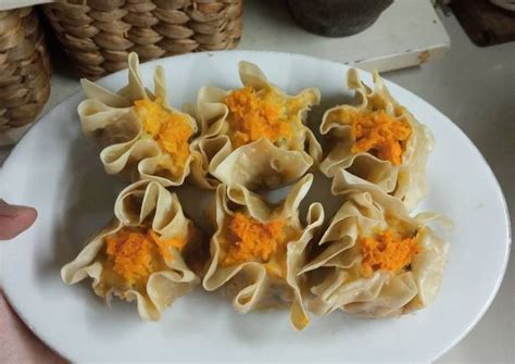Namun perbedaannya pada resep kali ini terdapat bahan untuk. Resep Dimsum Ayam Udang oleh Hasna Khairunnisa - Cookpad